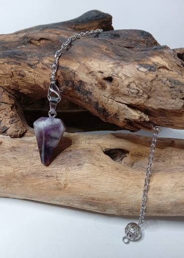 Amethyst-Pendel – Hexagonal facettiert für präzise Energiearbeit