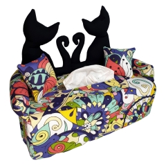 Katzenpaar auf bunten Blüten - Kosmetiktuchboxbezug